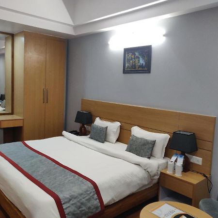 Hotel Sarvin Lucknow Eksteriør billede