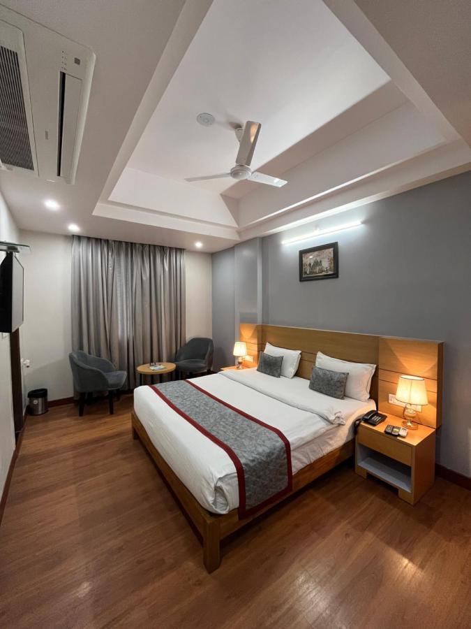 Hotel Sarvin Lucknow Eksteriør billede